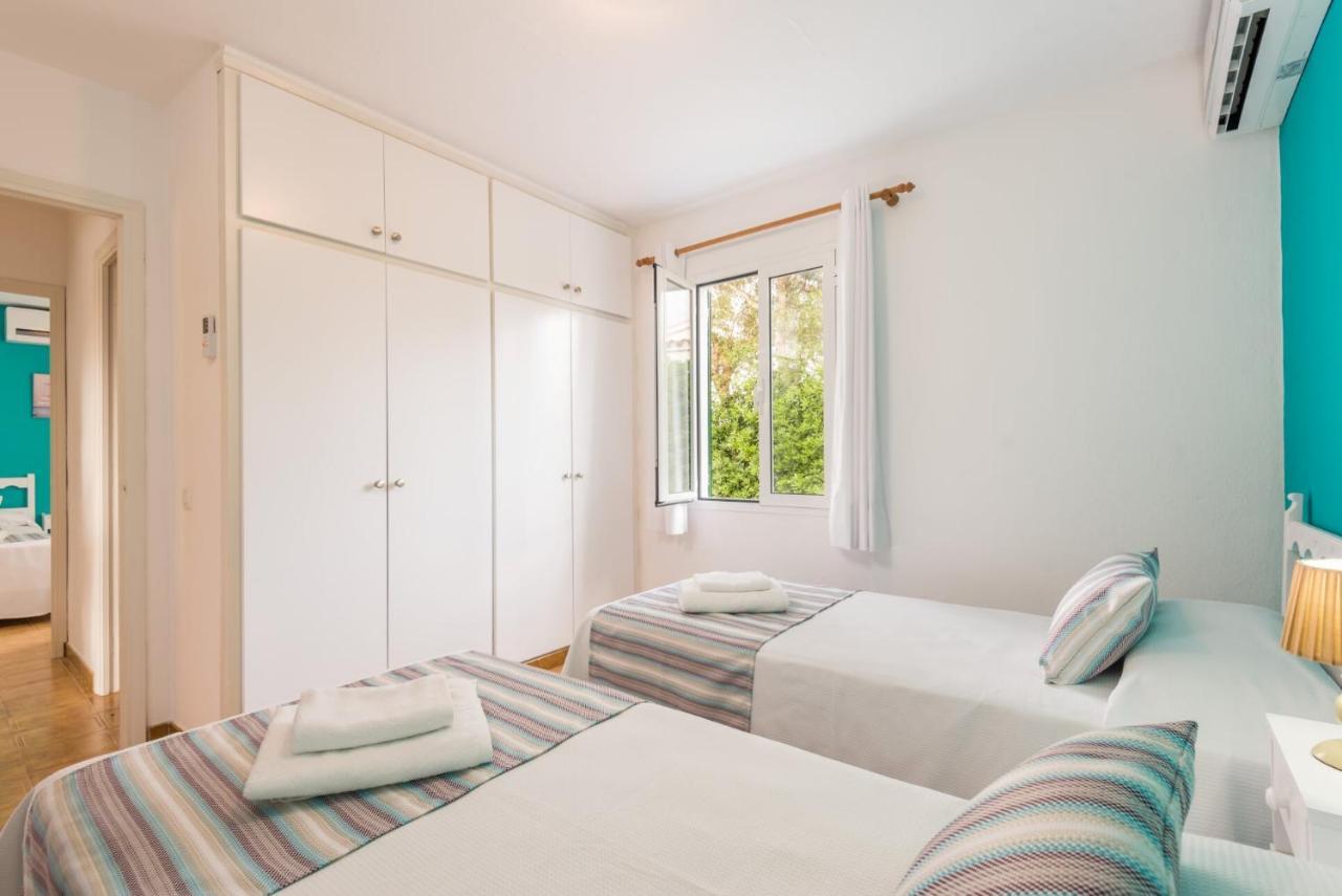Villas Isi & Ana Mestral Cala'N Blanes  Екстер'єр фото